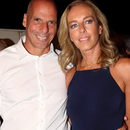 Δανάη Στράτου | Το υπέροχο outfit που φόρεσε στο Ηρώδειο με τον Γιάνη Βαρουφάκη