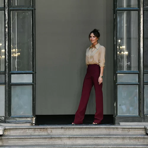 H Victoria Beckham απογείωσε τον πιο απλό συνδυασμό που πρέπει να δοκιμάσεις κι εσύ