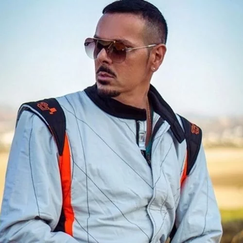 Νίκος Βουρλιώτης | Ποζάρει με την κόρη του αγκαλιά!