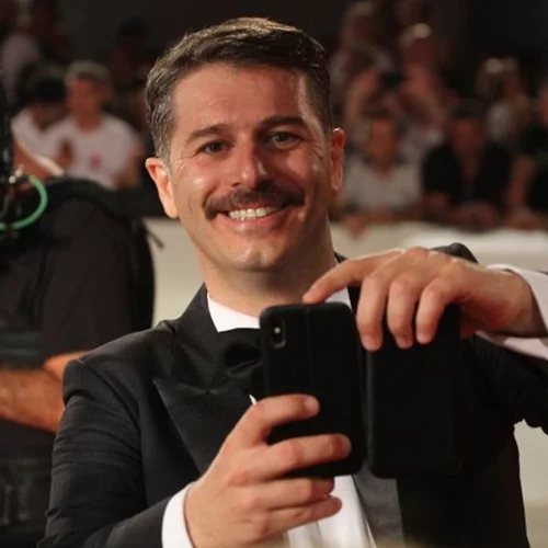 Αλέξανδρος Μπουρδούμης | Φωτογραφίζεται με τη Λένα Δροσάκη στο Φεστιβάλ της Βενετίας