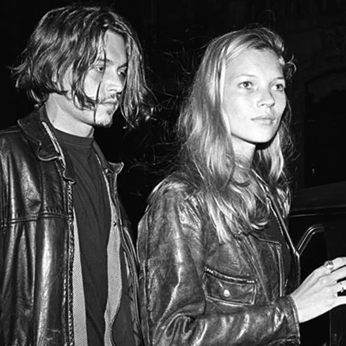 Lila Moss & Lily Depp | Οι ομοιότητες των δύο μοντέλων θα θυμίζουν για πάντα ένα από τους πιο iconic έρωτες των 90's