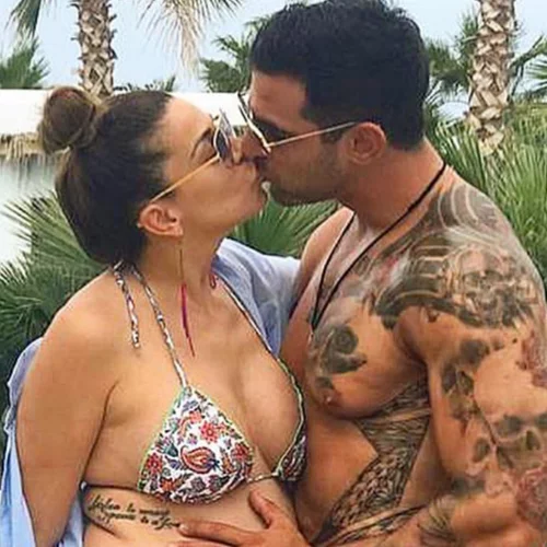 Ελένη Χατζίδου - Ετεοκλής Παύλου | Η πρώτη βόλτα με την κόρη τους (pic)