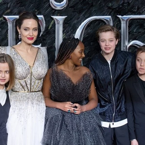 Η Angelina Jolie αποκάλυψε ότι δύο από τα παιδιά της υποβλήθηκαν σε χειρουργικές επεμβάσεις
