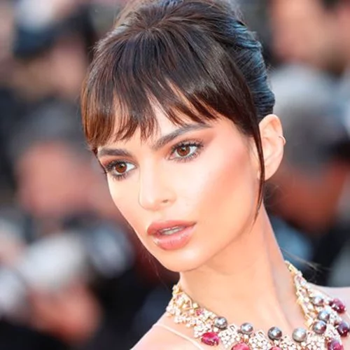 Η Emily Ratajkowski μοιράζεται μία selfie από την ημέρα που έμαθε ότι ήταν έγκυος