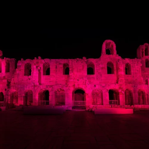 Το Ηρώδειο φωτίστηκε ροζ υπενθυμίζοντας τη σημασία της πρόληψης