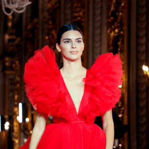 Giambattista Valli X H&M | Η συλλογή παρουσιάστηκε σε μία μοναδική πασαρέλα στη Ρώμη