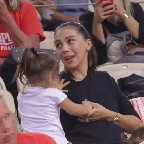 Ολυμπία Χοψονίδου | Στο γήπεδο σε προχωρημένη εγκυμοσύνη (pics)