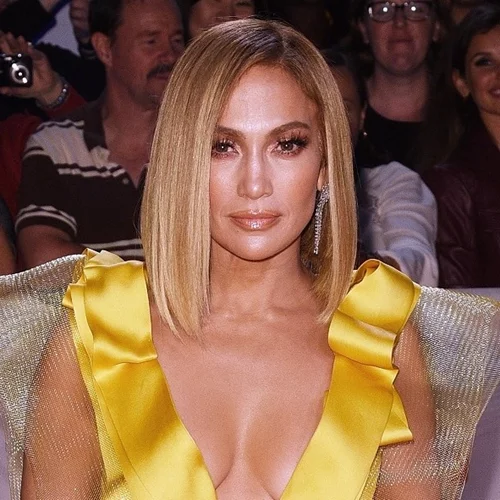 Τα φθινοπωρινά χρώματα στα νύχια που επιλέγουν οι celebrities ξανά και ξανά