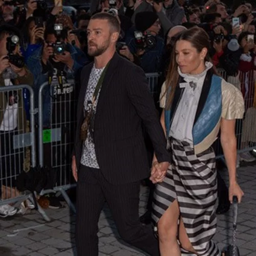 Justin Timberlake - Jessica Biel | Δες πώς αντέδρασαν όταν τους επιτέθηκε φαρσέρ