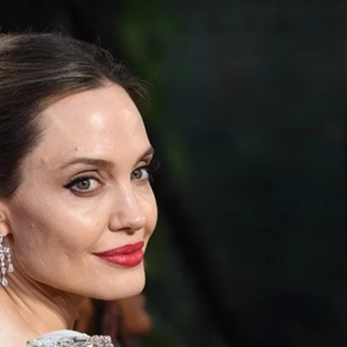 Αngelina Jolie | Η παραμυθένια εμφάνιση της στη πρεμιέρα του Maleficent στο Λονδίνο