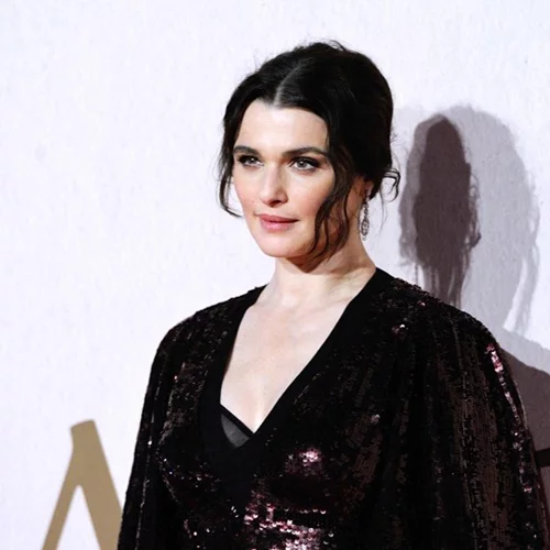 Η Rachel Weisz θα υποδυθεί την θρυλική Elizabeth Taylor