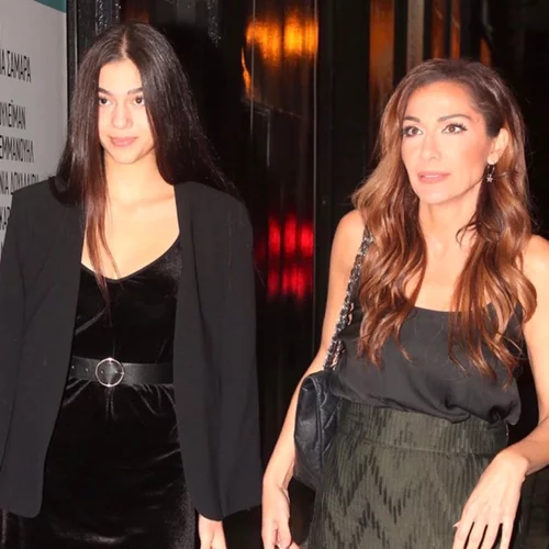 Η νέα εμφάνιση της Δέσποινας Βανδή με την κόρη της | Πού τις είδαμε και τι επέλεξαν να φορέσουν