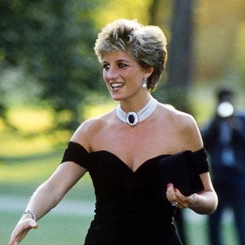 Τα κρυφά μηνύματα πίσω από τα royal outfits