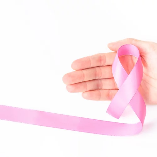 Η ghd λανσάρει τη σειρά “Ink on Pink” και στηρίζει το Άλμα Ζωής