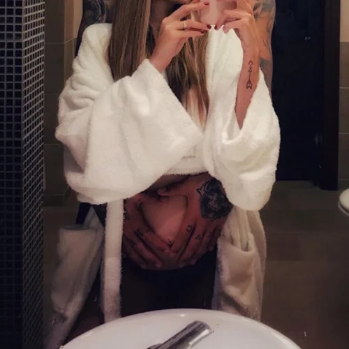 Baby boom | Έλληνας ποδοσφαιριστής και γνωστό μοντέλο θα κάνουν το πρώτο τους παιδί