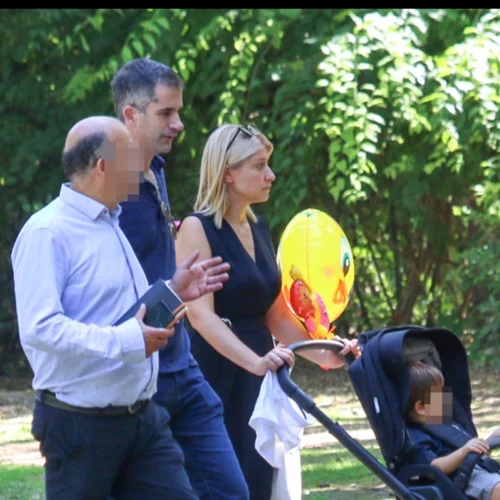 Σία Κοσιώνη – Κώστας Μπακογιάννης | Χαλαρή βόλτα με τον γιο τους (pics)