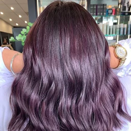 Chocolate Lilac | Η ιδανική απόχρωση για τις μελαχρινές που λατρεύουν αλλά φοβούνται τα έντονα χρώματα στα μαλλιά