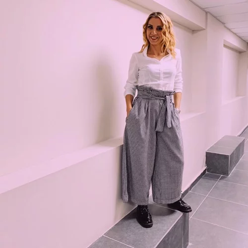 Ματίνα Νικολάου | Φωτογραφίζεται στην αγκαλιά του συντρόφου της