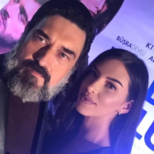 Μπουράκ Χακί | Οι δύο φωτογραφίες με την αγαπημένη του μετά την αλλαγή των μαλλιών της στο GNTM