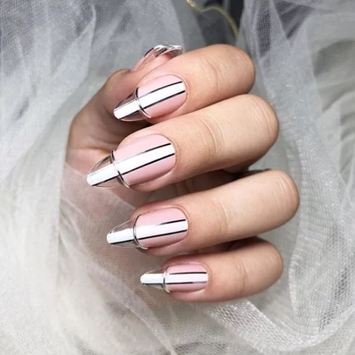 Floating Tips: Το μανικιούρ που πρέπει να δοκιμάσεις πριν γίνει mainstream