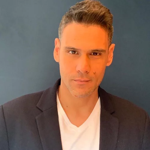 Δημήτρης Ουγγαρέζος | Αυτή είναι η πρώτη του δημοσίευση μετά τον θάνατο της μητέρας του