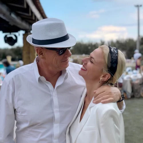 Τζώνη Καλημέρης - Χριστίνα Κοντοβά | Πήγαν μαζί στη βάφτιση του γιου της Αθηνάς Οικονομάκου (φωτογραφίες)