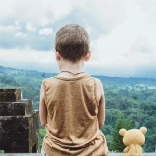 «Τα διαφορετικά παιδιά, τριανταφυλλιές με αγκάθια»: Το κείμενο ενός εκπαιδευτικού που συγκινεί…