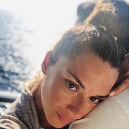 Bάσω Λασκαράκη | Η ερωτική εξομολόγηση του Λευτέρη Σουλτάτου με μια μαντινάδα (pic)