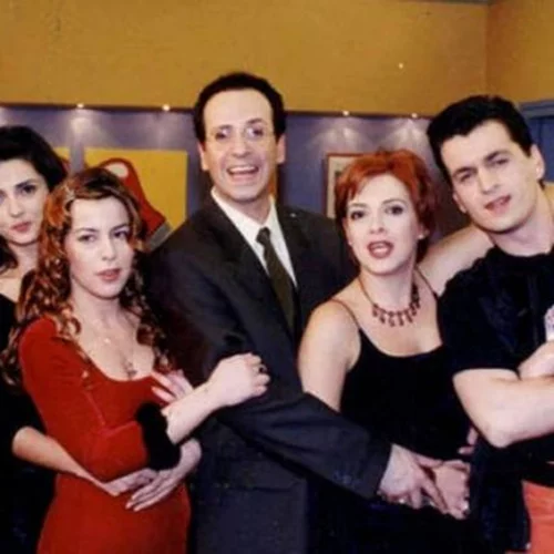 Ο «Μάνθος» συναντά ξανά την «Πέγκυ», 19 χρόνια μετά το «Κωνσταντίνου και Ελένης»