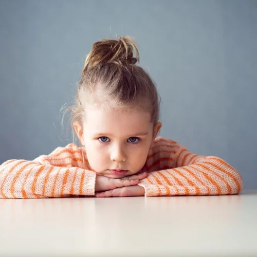 Περνάμε περισσότερο χρόνο μπροστά στην τηλεόραση από ό,τι με τα παιδιά μας