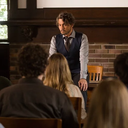 Ποτέ Δεν Είναι Αργά Κύριε Καθηγητά | O Johnny Depp επιστρέφει σε έναν κωμικά συγκινητικό ρόλο