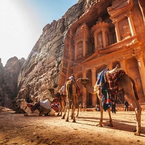 12 γεμάτοι ήλιο προορισμοί για κάθε μήνα του έτους