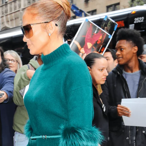 Jennifer Lopez | Το μονοχρωματικό της σύνολο είναι το mood μας για το φθινόπωρο