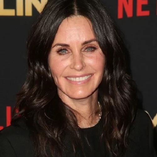 Courteney Cox | Η "μυστική" δουλειά που την έκανε εκατομμυριούχο πολύ πριν τα "Φιλαράκια"