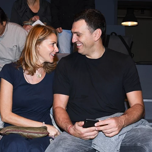 Τι εύχονται οι διάσημες φίλες της στην Τζένη Μπαλατσινού για την εγκυμοσύνη της