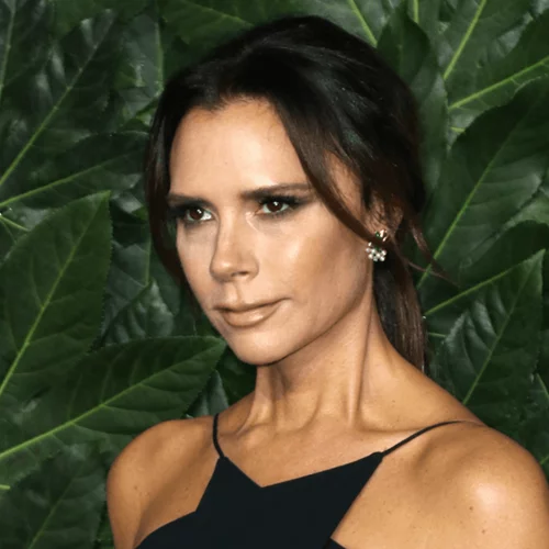 Victoria Beckham | Aυτό είναι το φόρεμα που θα φορέσει στις γιορτές