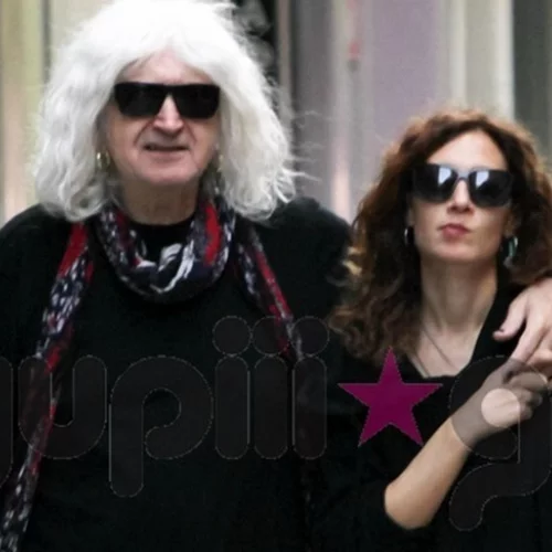 Νίκος Καρβέλας | Με νεαρή συνοδό στην Θεσσαλονίκη