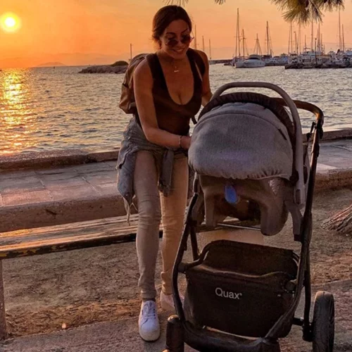 Γνωστή Ελληνίδα μας δείχνει πώς ήταν το σώμα της 1,5 μήνα μετά τη γέννα