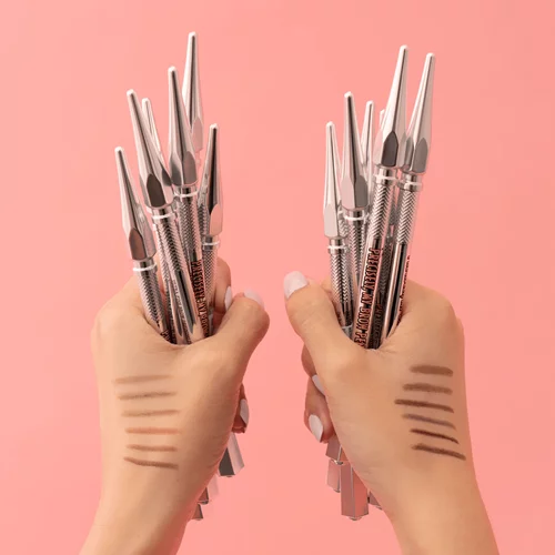 National Brow Day: Δες ένα απίστευτο βίντεο με το πώς φτιάχνεται το πιο διάσημο μολύβι φρυδιών στον κόσμο