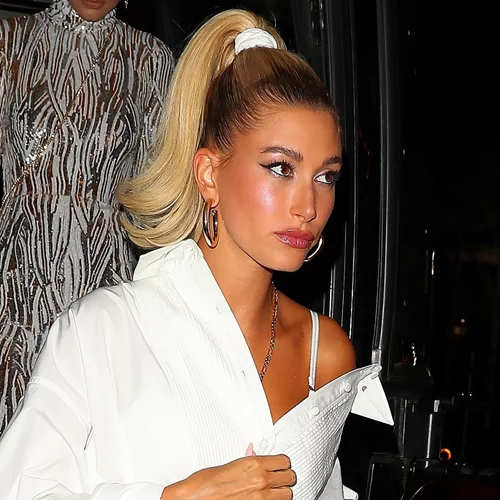 Οι καλύτερες αλογοουρές που μπορείς να αντιγράψεις σήμερα, από την Hailey Bieber μέχρι την Victoria Beckham