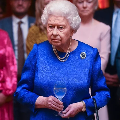 Σε ειδική καραντίνα η βασίλισσα Ελισάβετ! Πώς αντιμετωπίζει τον κορονοϊό;