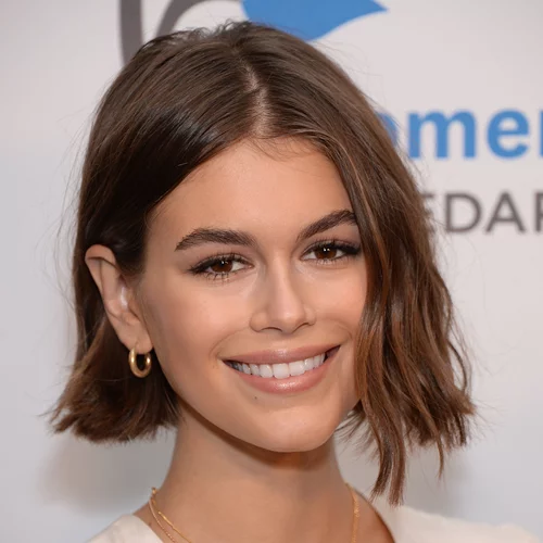 Η Kaia Gerber έβαψε τα μαλλιά της στην it απόχρωση του καλοκαιριού