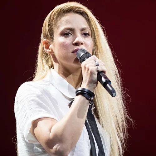 Ξέχασε τη Shakira όπως την ήξερες! Αυτό είναι το νέο της hairlook