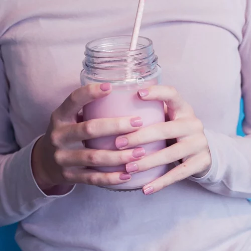 Ο πιο διάσημος celebrity manicurist αποκαλύπτει τι να κάνεις για να διατηρείται το μανικιούρ αναλλοίωτο πάνω από 3 μέρες