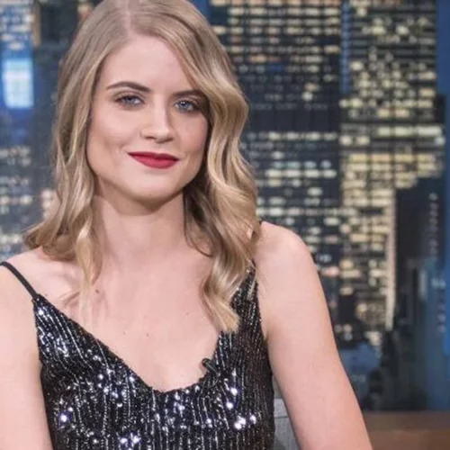 Η Δανάη Μιχαλάκη στην "Παραλία" - Δείτε το trailer της νέας σειράς που πρωταγωνιστεί