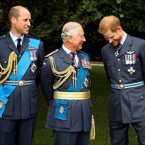 Ο πρίγκιπας Κάρολος έγινε 71 ετών! Έτσι του ευχήθηκε η βασιλική οικογένεια