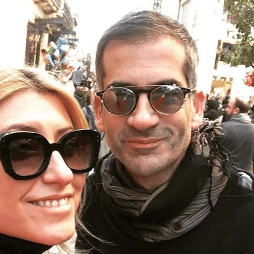 Σία Κοσιώνη | Η πρώτη φωτογραφία στο Instagram με το νέο της κούρεμα και το φόρεμα υπερπαραγωγή