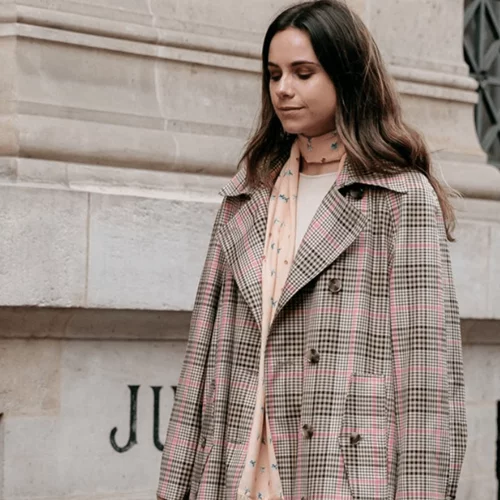 Αυτά τα πανωφόρια φοράνε τώρα οι stylish γυναίκες του Λονδίνου