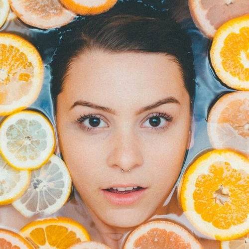 Πόσο ασφαλείς είναι οι DIY μάσκες ομορφιάς με χυμό λεμονιού;