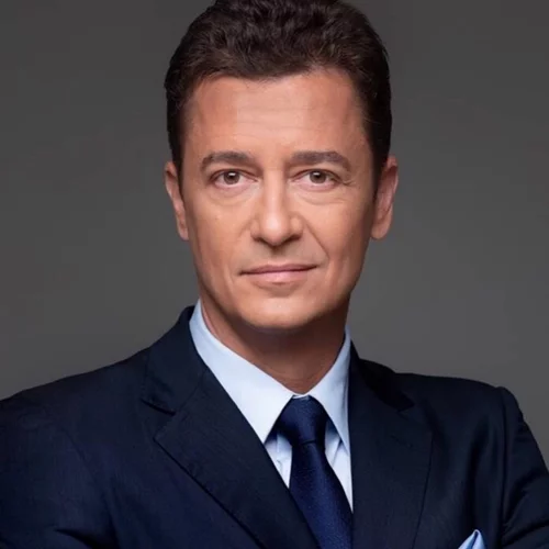 Αντώνης Σρόιτερ | Υπερασπίζεται δημόσια τον Γιώργο Λιάγκα